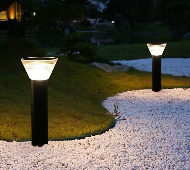 کارخانه عمده فروشی چراغ چمن خورشیدی LED IP 65 چراغ باغ خورشیدی در فضای باز ضد آب