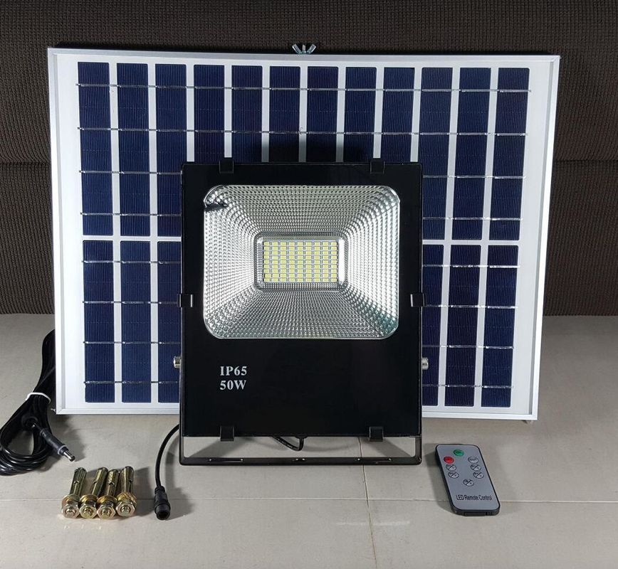 چراغ نور افکن LED Synsvo Solar Power با نور بیلبورد خورشیدی با سنسور 500 وات